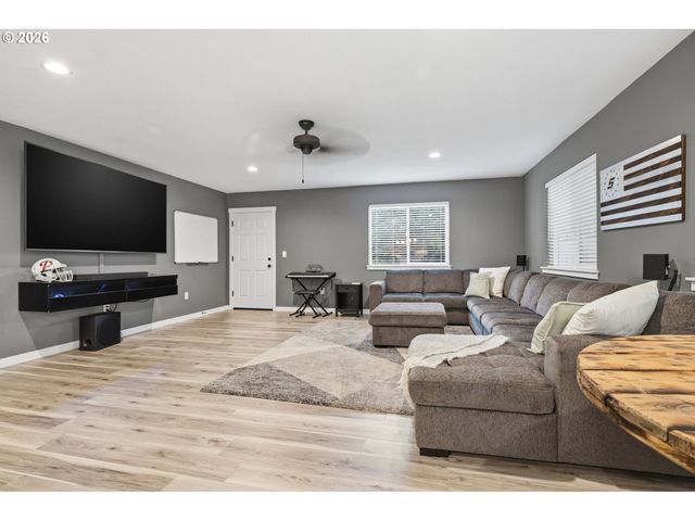 12109 Ne 133RD Ct, Brush Prairie, WA 98606