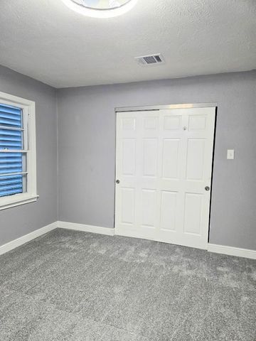 1103 W Camp Circle, La Marque, TX 77568