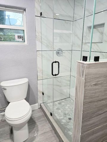 1103 W Camp Circle, La Marque, TX 77568