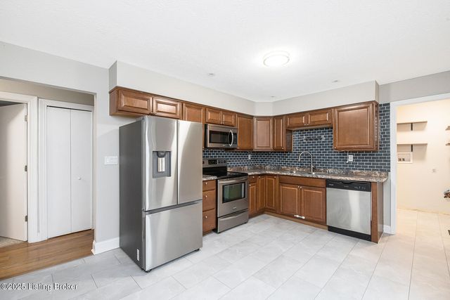 2649 Lake Jericho Rd, Smithfield, KY 40068