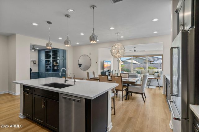 609 E PASARO Drive, Phoenix, AZ 85085