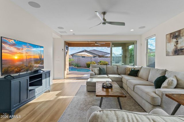 609 E PASARO Drive, Phoenix, AZ 85085