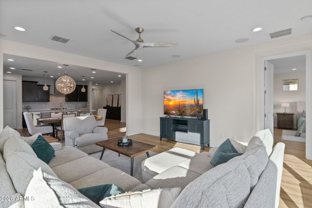 609 E PASARO Drive, Phoenix, AZ 85085