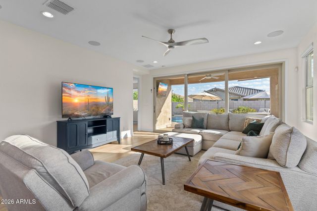 609 E PASARO Drive, Phoenix, AZ 85085