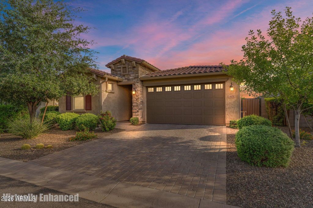 609 E PASARO Drive, Phoenix, AZ 85085