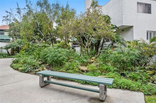 4916 McConnell, Los Angeles, CA 90066