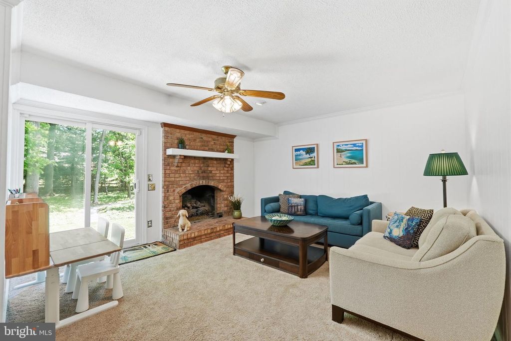 Image 11 of property listing at 2213 AVENTURINE WAY, Silver Spring, MD 20904