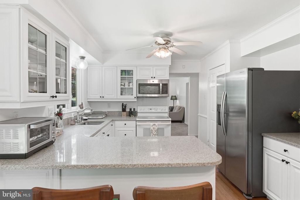 Image 15 of property listing at 2213 AVENTURINE WAY, Silver Spring, MD 20904