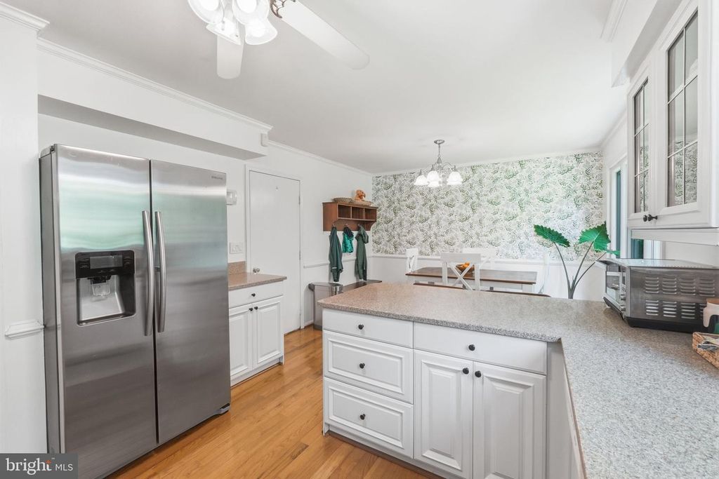 Image 16 of property listing at 2213 AVENTURINE WAY, Silver Spring, MD 20904