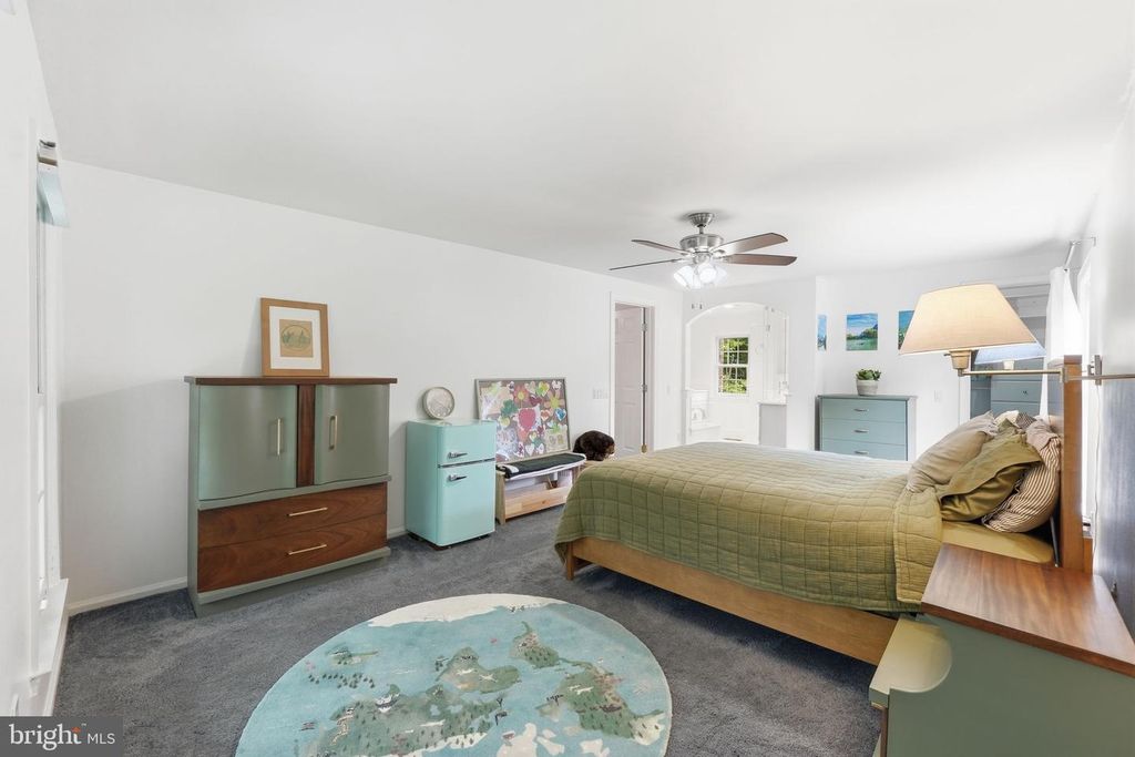Image 23 of property listing at 2213 AVENTURINE WAY, Silver Spring, MD 20904