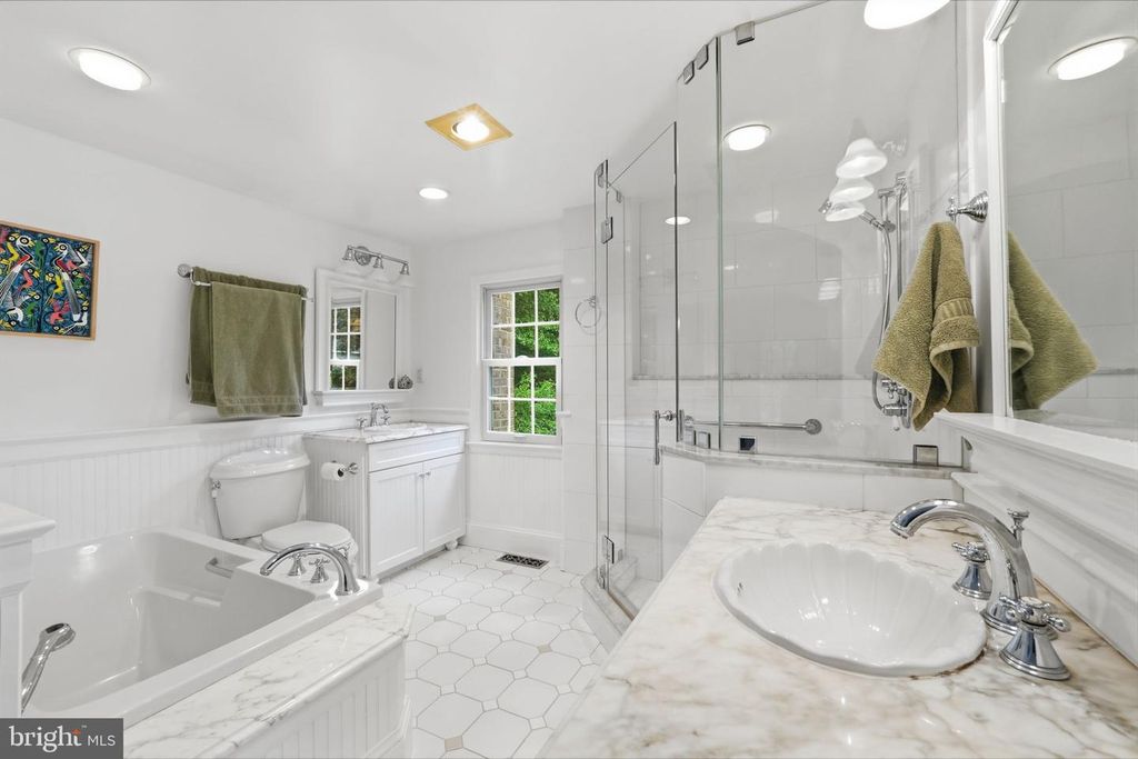 Image 25 of property listing at 2213 AVENTURINE WAY, Silver Spring, MD 20904
