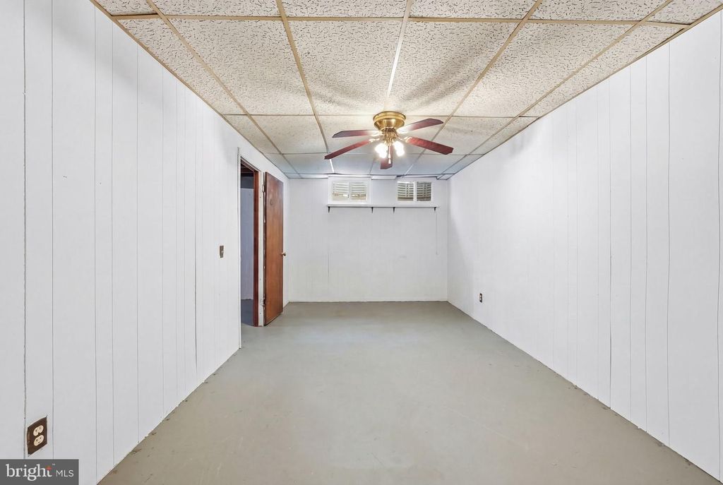 Image 34 of property listing at 2213 AVENTURINE WAY, Silver Spring, MD 20904