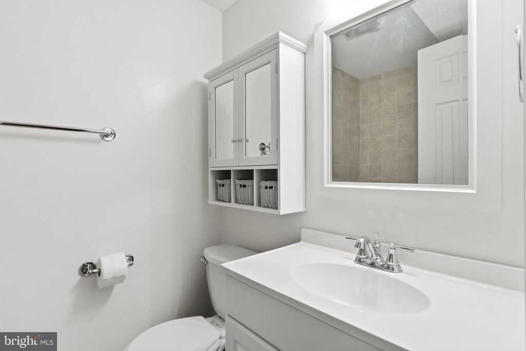 Image 35 of property listing at 2213 AVENTURINE WAY, Silver Spring, MD 20904