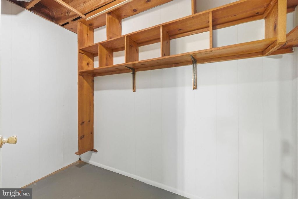 Image 38 of property listing at 2213 AVENTURINE WAY, Silver Spring, MD 20904