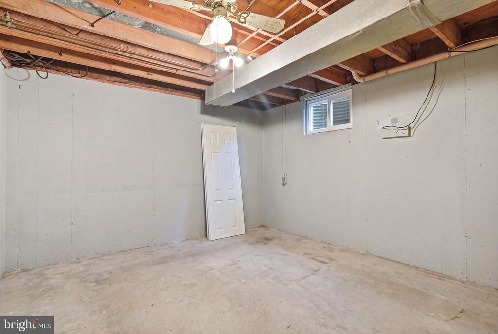 Image 39 of property listing at 2213 AVENTURINE WAY, Silver Spring, MD 20904