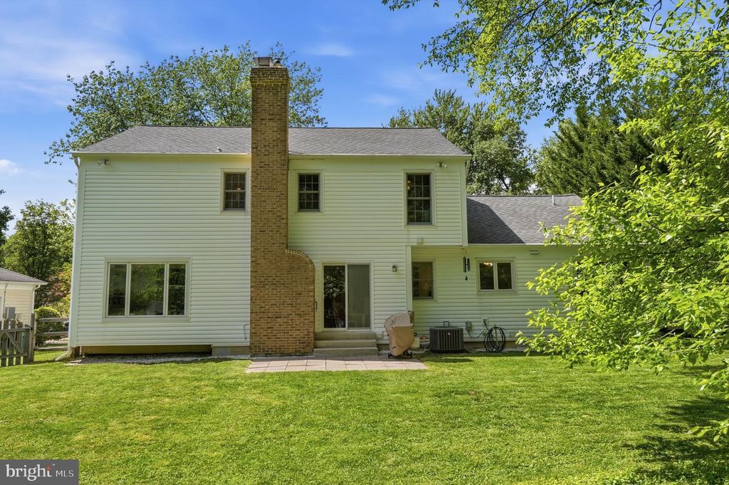 Image 43 of property listing at 2213 AVENTURINE WAY, Silver Spring, MD 20904