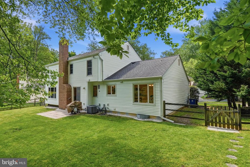 Image 44 of property listing at 2213 AVENTURINE WAY, Silver Spring, MD 20904