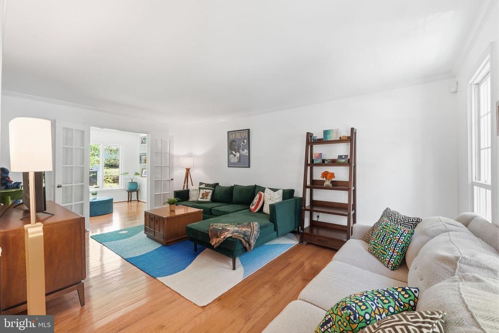 Image 5 of property listing at 2213 AVENTURINE WAY, Silver Spring, MD 20904