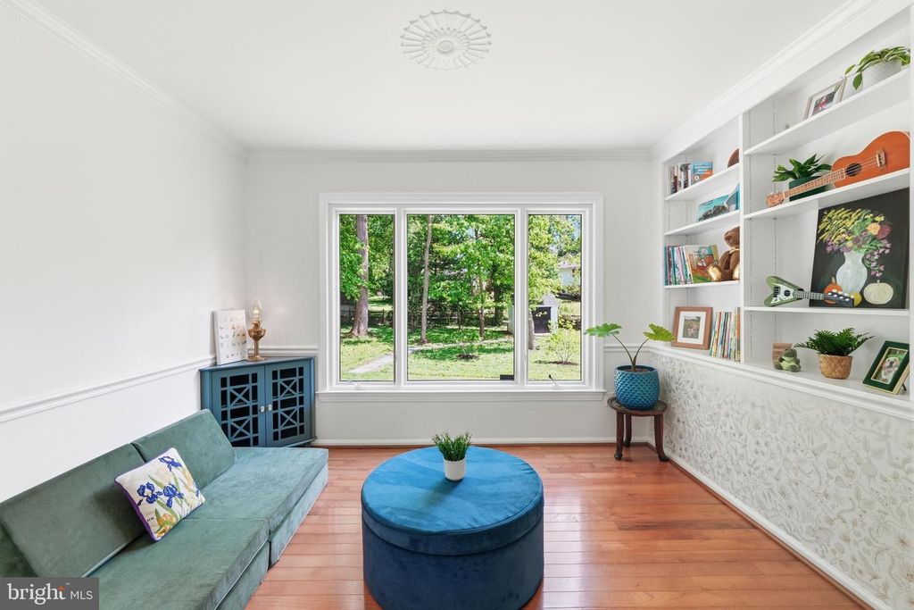 Image 7 of property listing at 2213 AVENTURINE WAY, Silver Spring, MD 20904