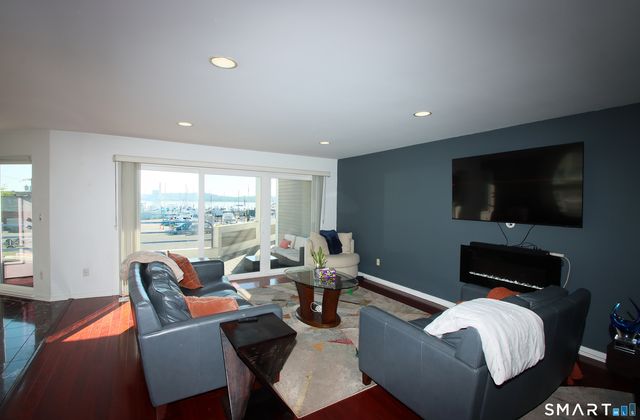 14 Harbour Close, New Haven, CT 06519