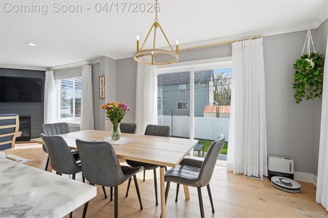 15918 Camperdown Avenue, Clinton Charter Township, MI 48035