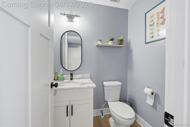 15918 Camperdown Avenue, Clinton Charter Township, MI 48035