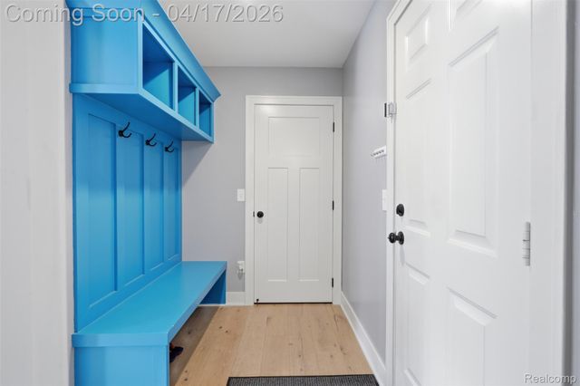 15918 Camperdown Avenue, Clinton Charter Township, MI 48035