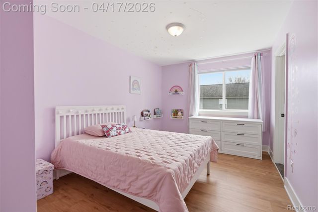 15918 Camperdown Avenue, Clinton Charter Township, MI 48035