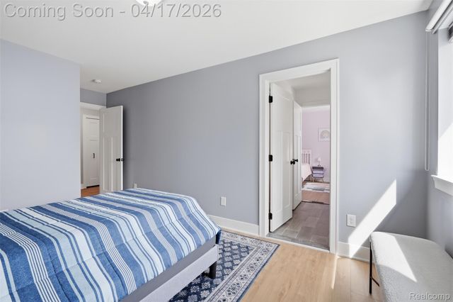 15918 Camperdown Avenue, Clinton Charter Township, MI 48035