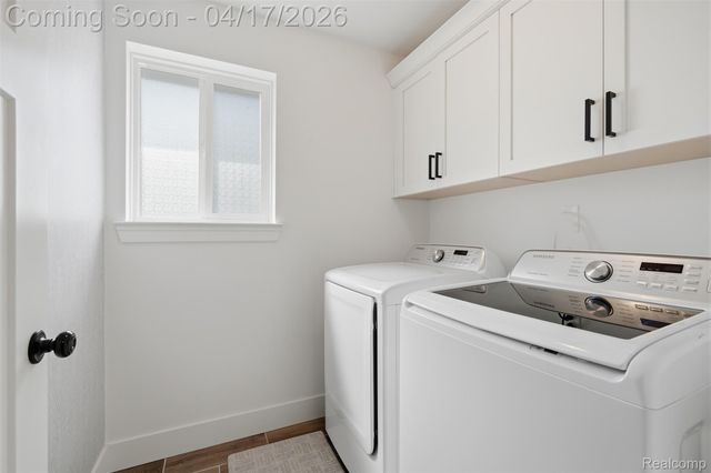 15918 Camperdown Avenue, Clinton Charter Township, MI 48035