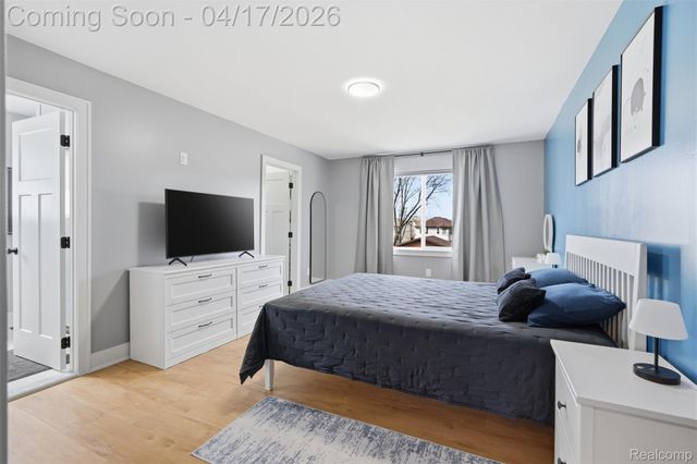 15918 Camperdown Avenue, Clinton Charter Township, MI 48035