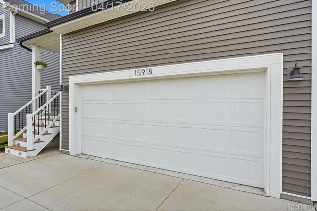 15918 Camperdown Avenue, Clinton Charter Township, MI 48035