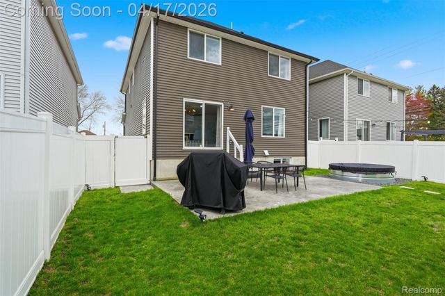 15918 Camperdown Avenue, Clinton Charter Township, MI 48035