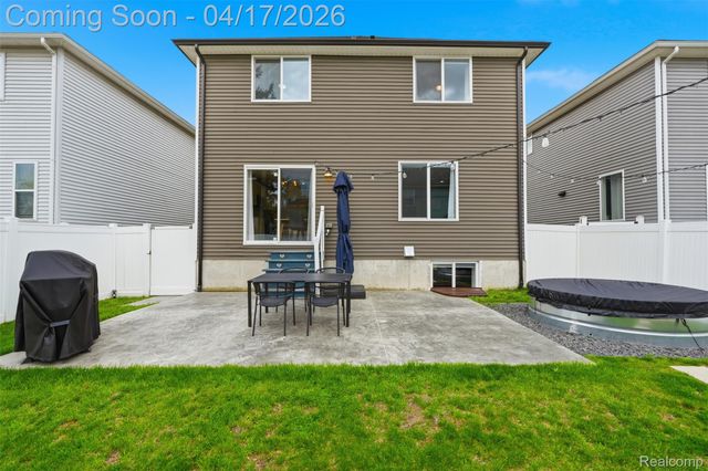 15918 Camperdown Avenue, Clinton Charter Township, MI 48035