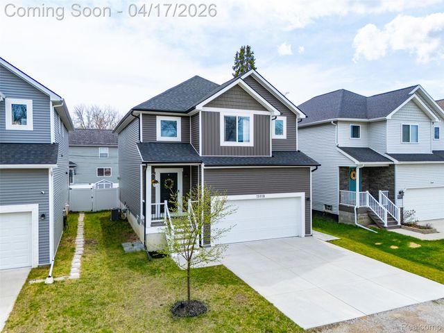 15918 Camperdown Avenue, Clinton Charter Township, MI 48035