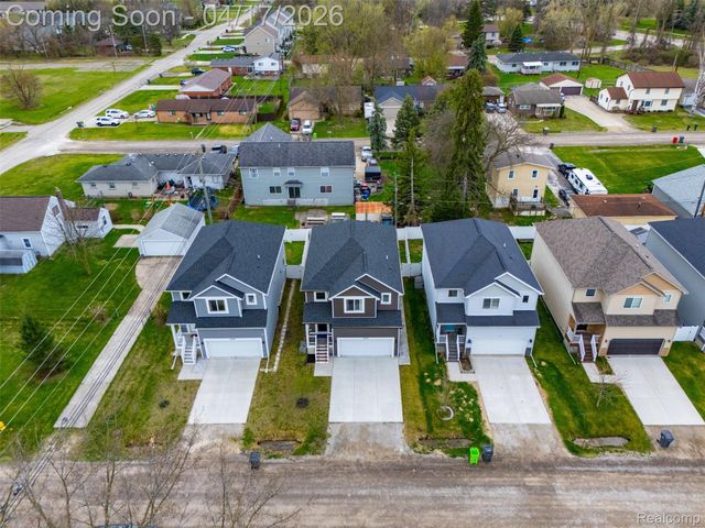 15918 Camperdown Avenue, Clinton Charter Township, MI 48035