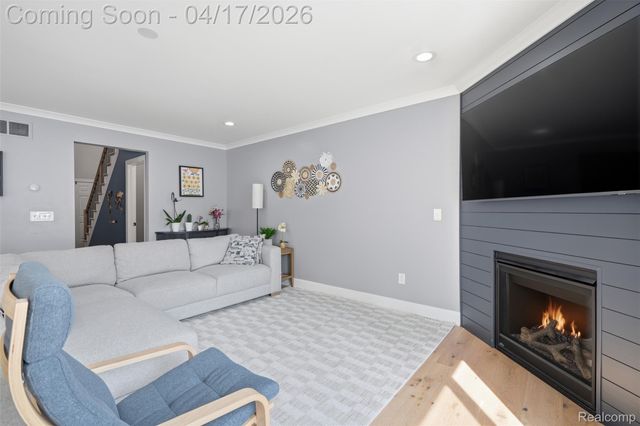 15918 Camperdown Avenue, Clinton Charter Township, MI 48035