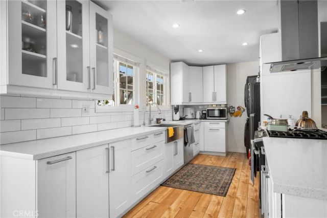 10502 Woodley Avenue, Granada Hills, CA 91344