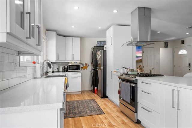 10502 Woodley Avenue, Granada Hills, CA 91344