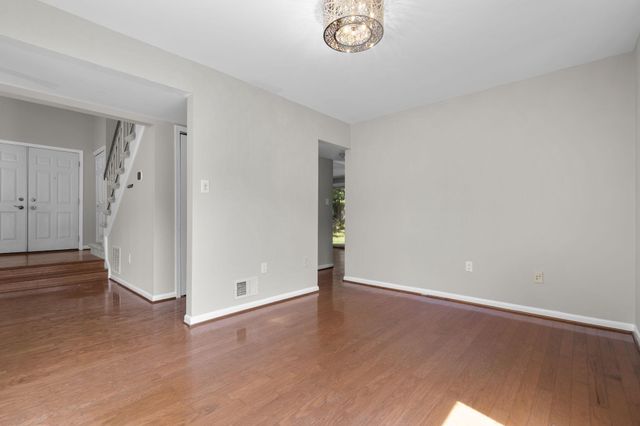 110 VICTORIA PL, Sterling, VA 20164