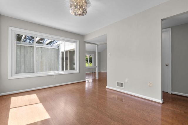 110 VICTORIA PL, Sterling, VA 20164
