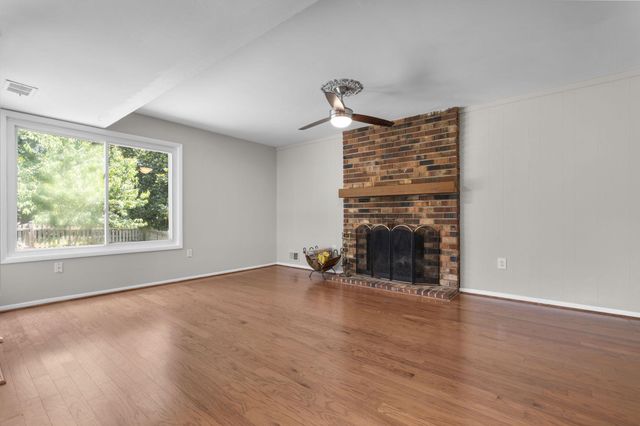 110 VICTORIA PL, Sterling, VA 20164