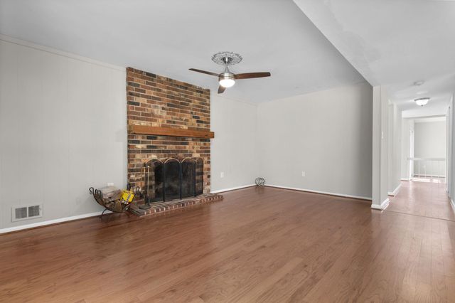 110 VICTORIA PL, Sterling, VA 20164