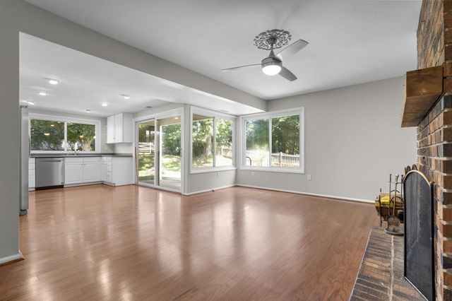 110 VICTORIA PL, Sterling, VA 20164