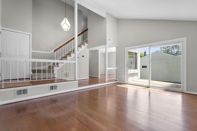 110 VICTORIA PL, Sterling, VA 20164