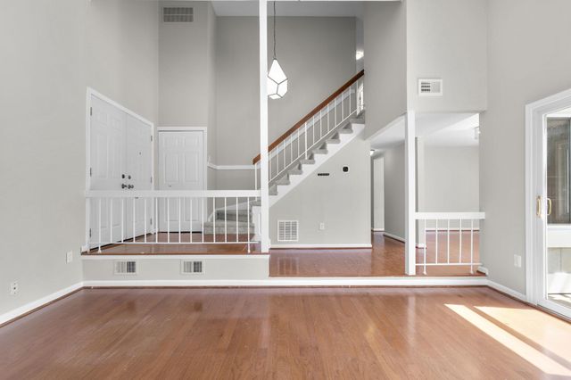110 VICTORIA PL, Sterling, VA 20164