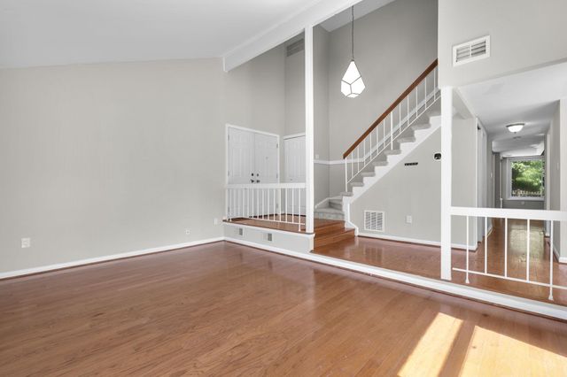 110 VICTORIA PL, Sterling, VA 20164