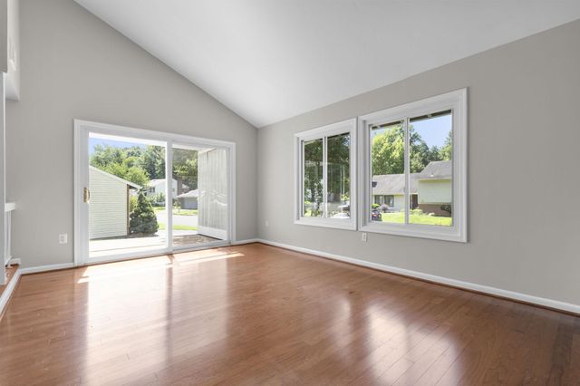 110 VICTORIA PL, Sterling, VA 20164