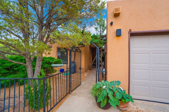 113 Michelle Drive, Santa Fe, NM 87501