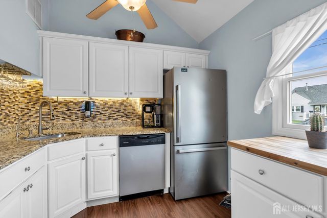 5 Heckleman Street, Union Beach, NJ 07735